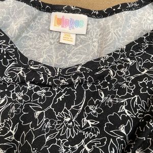 Lularoe black short sleeved long top, white flower print, size 3XL